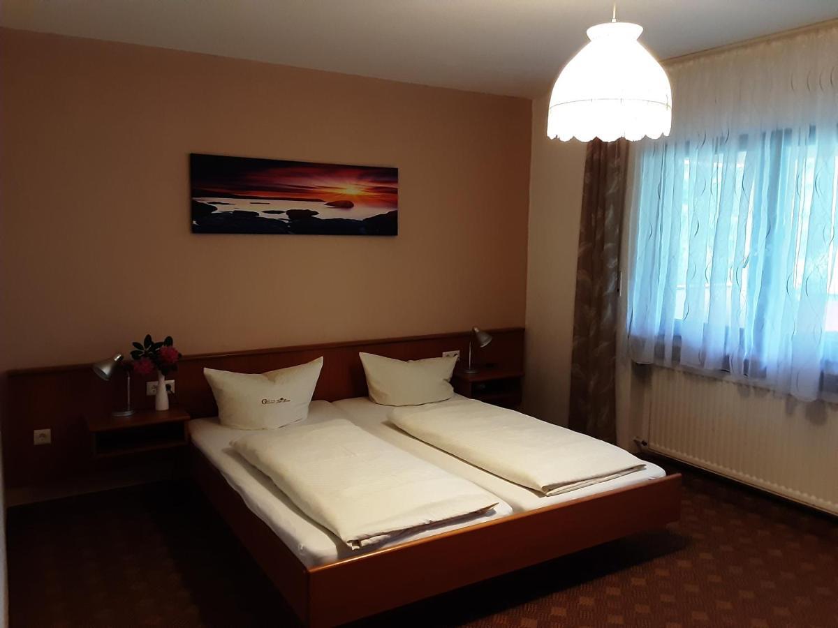 Hotel Gasthof Zur Krone Oberzent エクステリア 写真