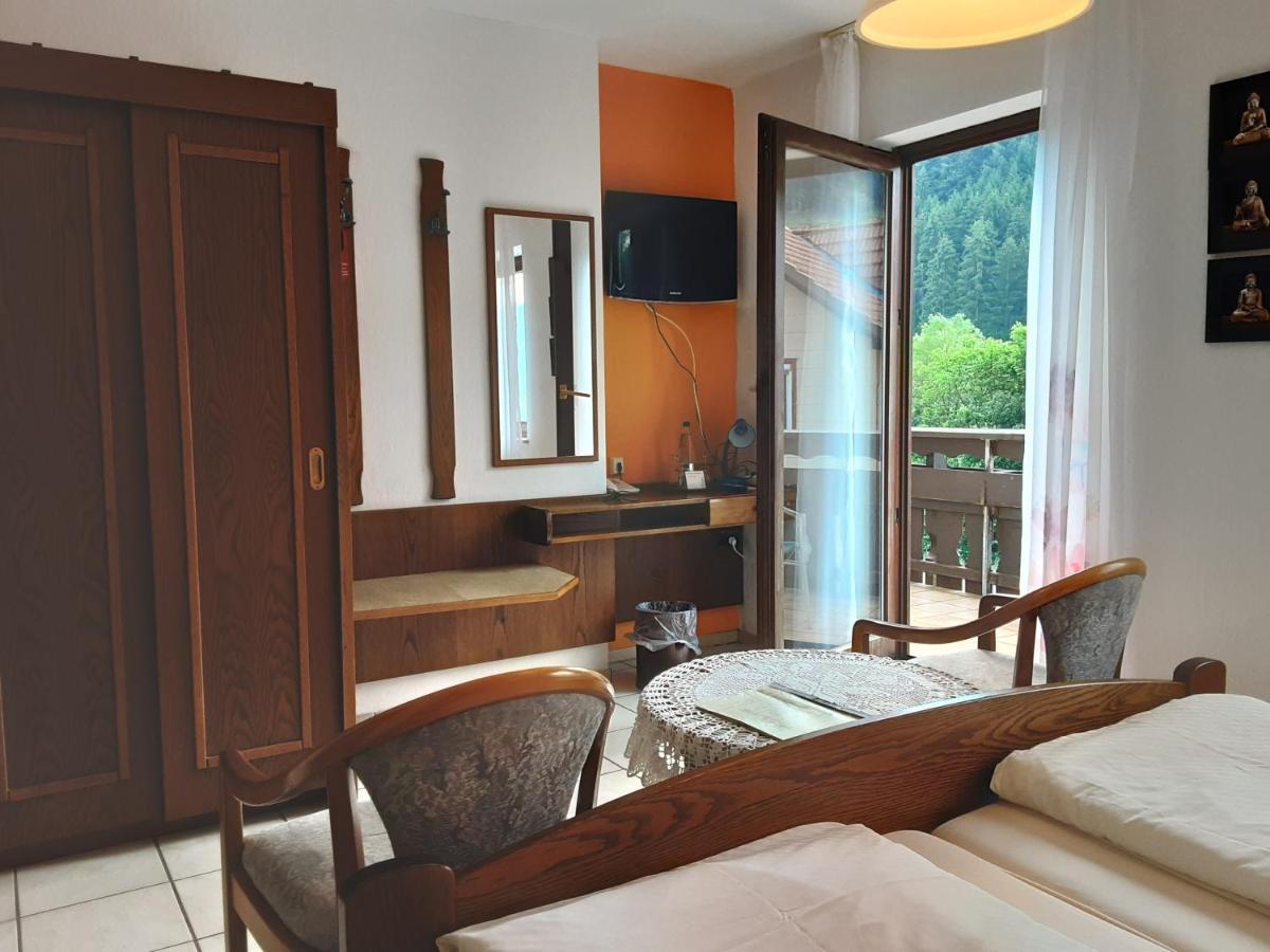 Hotel Gasthof Zur Krone Oberzent エクステリア 写真
