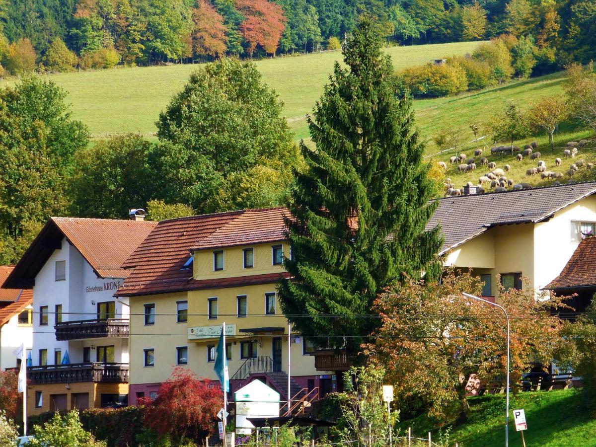 Hotel Gasthof Zur Krone Oberzent エクステリア 写真