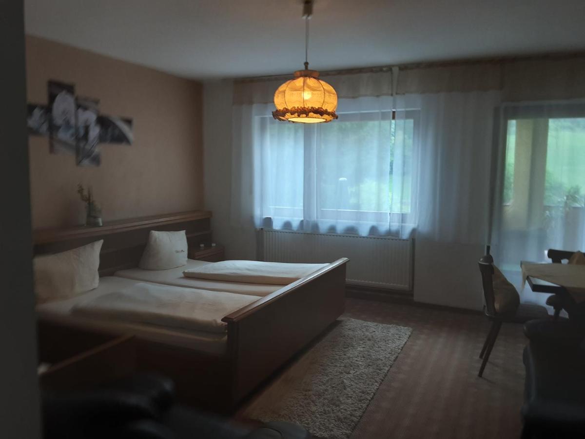 Hotel Gasthof Zur Krone Oberzent エクステリア 写真