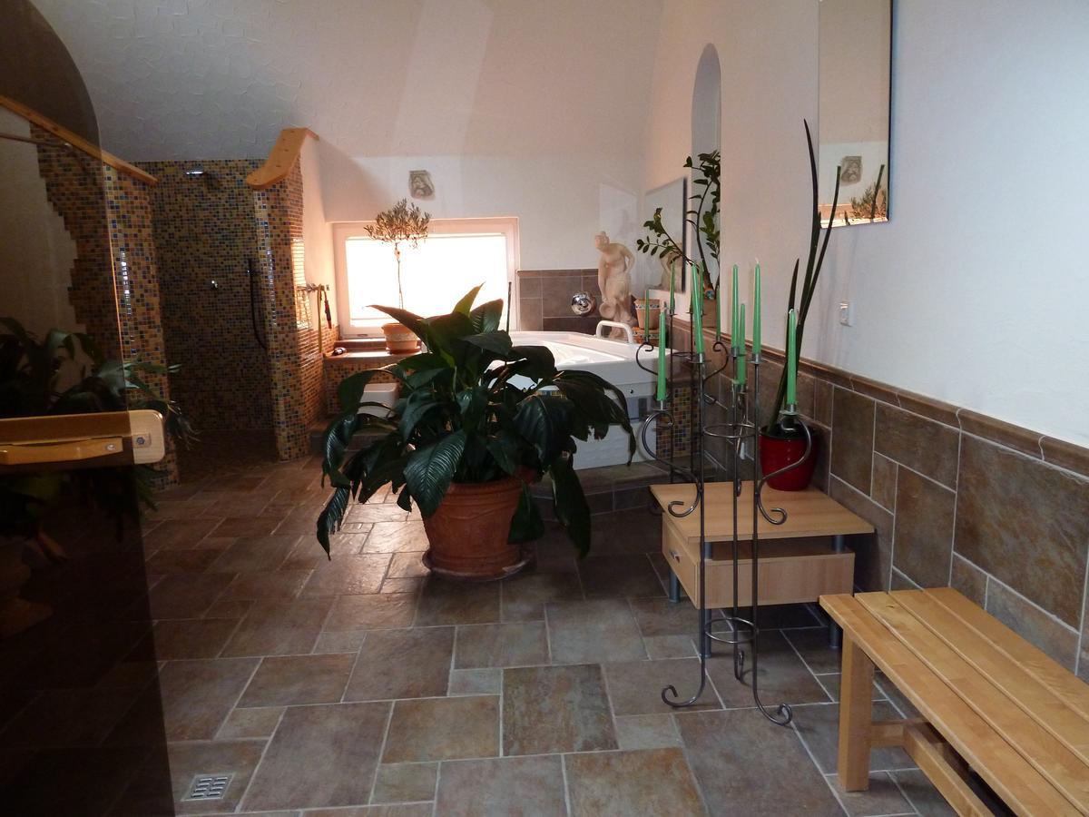 Hotel Gasthof Zur Krone Oberzent エクステリア 写真